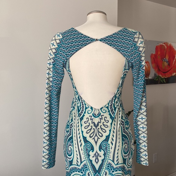 Tigerlily Dress size 4 🏝 - Picture 3 of 6